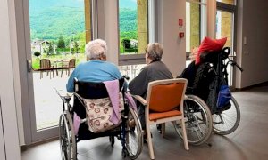 Test rapidi alle RSA 'Covid free' per le visite dei familiari a Natale