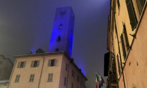 Le torri di Alba illuminate di blu per la Giornata Mondiale delle persone con disabilità