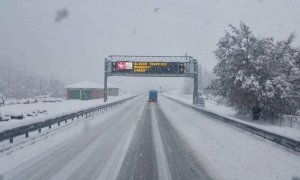 Nevica sulla Granda, disagi per il traffico: divieti per i mezzi pesanti lungo la Torino-Savona