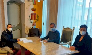 Busca, si farà un’ala coperta nell’area verde a San Barnaba