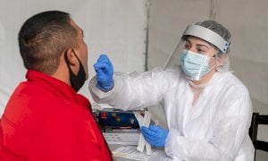 Coronavirus, contagi in aumento in Piemonte ma diminuiscono ancora i ricoveri