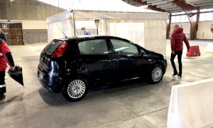 Saluzzo, aperto il 'drive in' per i tamponi al Foro Boario