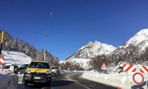 Dopo il distacco artificiale delle valanghe, riaperta la strada del Colle della Maddalena