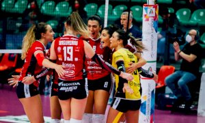 Pallavolo A1/F: Cuneo lotta, ma il derby è di Novara
