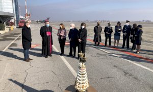 È arrivata all’Aeroporto di Levaldigi la statua della Madonna di Loreto: visitabile fino al 27 gennaio