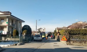 San Chiaffredo, perdita dalle tubazioni dell'acqua in via Antica di Cuneo: operai al lavoro