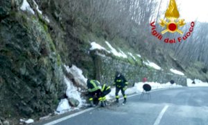 Garessio, massi in strada lungo la provinciale del San Bernardo