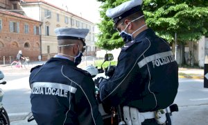 Bra, nel weekend dodici persone multate perchè non utilizzavano la mascherina