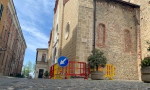 Cuneo, due opere di Paolo Barichello esposte nel chiostro del Complesso monumentale di San Francesco