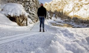 ''Perché ci si può ammassare sulla metropolitana e non frequentare le piste da sci all'aria aperta?''