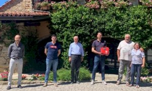 A Cortemilia un nuovo defibrillatore in piazza Savona