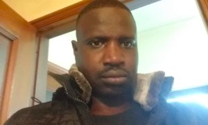 Moiola, si ribalta nei boschi con il trattore: morto un taglialegna