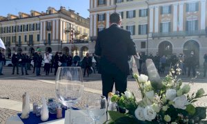 Il settore dei matrimoni in piazza a Cuneo: ''Vogliamo lavorare, ci dicano come''