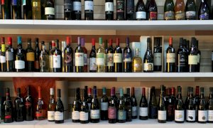 ''L'ok per l'asporto fino alle 22 salva le enoteche italiane''