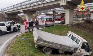 Roddi, scontro tra un furgone e un'auto