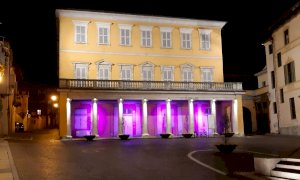 Bra si tinge di lilla per sensibilizzare sui disturbi alimentari