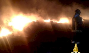 Castagnito, pompieri in azione per un incendio di sterpaglie