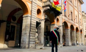 Cuneo, il minuto di silenzio del sindaco Borgna per ricordare le vittime del Covid