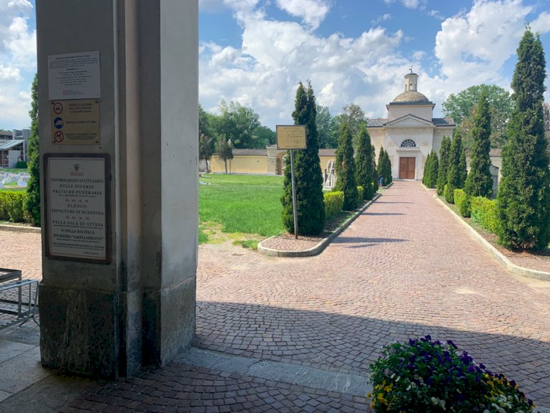 Cuneo, lo stato di abbandono e degrado di alcune tombe storiche fa discutere il Consiglio comunale