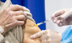 Vaccini, l'appello dell'Asl agli over 70: 