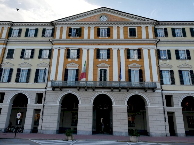 Peculato e falso ideologico, giudizio abbreviato per un dirigente del tribunale di Cuneo