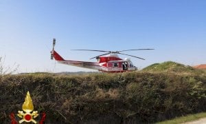 Cade in un dirupo a Santo Stefano Belbo, recuperato da pompieri e soccorso alpino