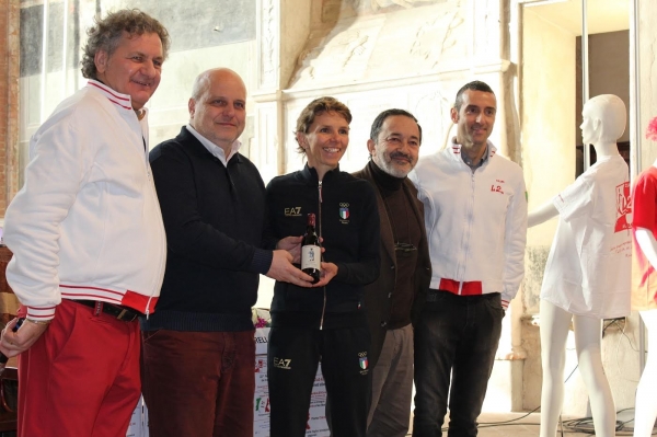 Premio Club 42.195 alla maratoneta Catherine Bertone
 