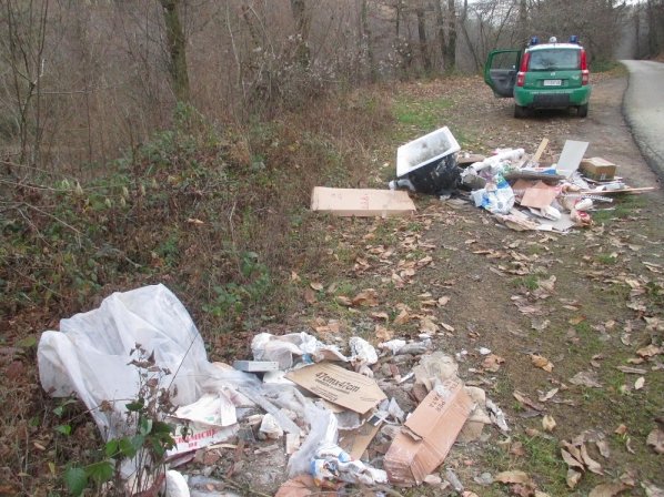 Le associazioni ambientaliste: "I vecchi depositi di rifiuti devono essere messi in sicurezza"