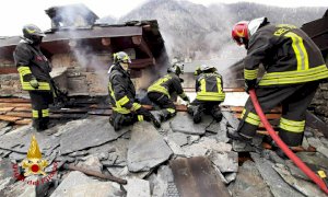 Brucia un’abitazione in borgata Villaro di Acceglio, sul posto i pompieri