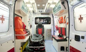 Dronero, finisce contro un albero dopo lo scontro con un furgone: grave una 47enne