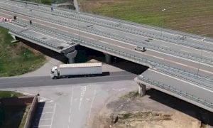 Quattro anni fa il crollo del viadotto di Fossano: la Procura chiede 16 rinvii a giudizio