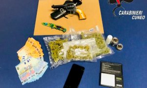 Droga e armi in casa: trentenne albese arrestato dai Carabinieri