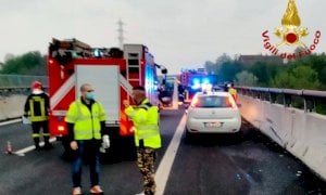 Auto contro il guardrail dell’autostrada: ferito il conducente