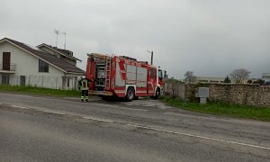 Borgo San Dalmazzo, furgone a fuoco in un cortile di via Cuneo: sul posto i Vigili del Fuoco