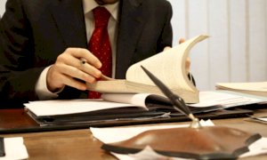 Minacce telefoniche a un avvocato, a processo un 63enne