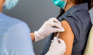 Vaccini, preadesioni per gli over 40 anticipate al 17 maggio