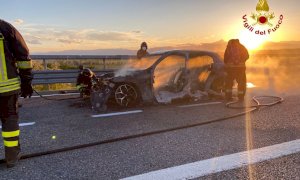 Auto in fiamme sulla Torino-Savona, intervento dei Vigili del Fuoco