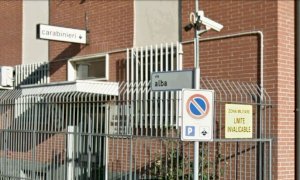 Un vetro sfondato per vendicarsi del carabiniere che l’aveva multato: a giudizio un 52enne