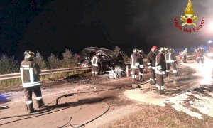 Frontale con auto in fiamme a Cavallermaggiore, c'è un deceduto