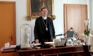 Dopo il “calvario” del Covid il vescovo di Saluzzo ringrazia gli operatori sanitari