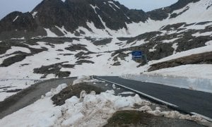 Apre il Colle della Lombarda, ancora chiuso quello dell’Agnello