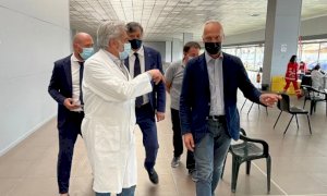 Bergesio in visita all’hub vaccinale di Mondovì: “La sanità piemontese funziona”