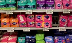 Prezzi contenuti per gli assorbenti nelle farmacie comunali: l'appello dei Radicali a Borgna