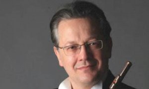 Per l’ultimo appuntamento di stagione il Caffè Letterario di Bra cala l’asso con Giuseppe Nova