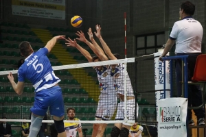 VBC Mondovì batte 3-0 Castellana Grotte 