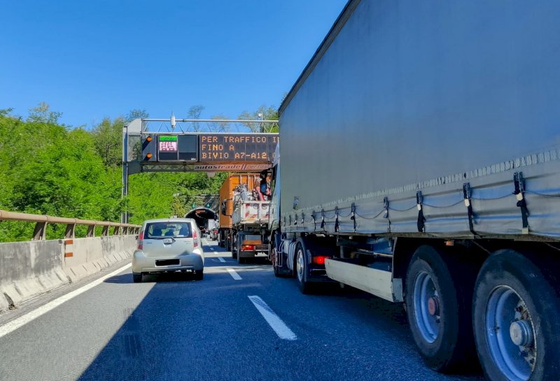 Caos sulle autostrade liguri, Astra: "I camionisti cuneesi sono esasperati, chiedono rispetto"