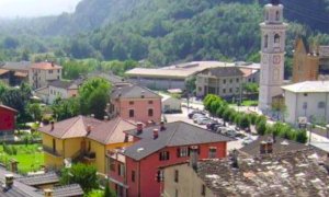 San Damiano Macra, al via i lavori di asfaltatura di via Roma