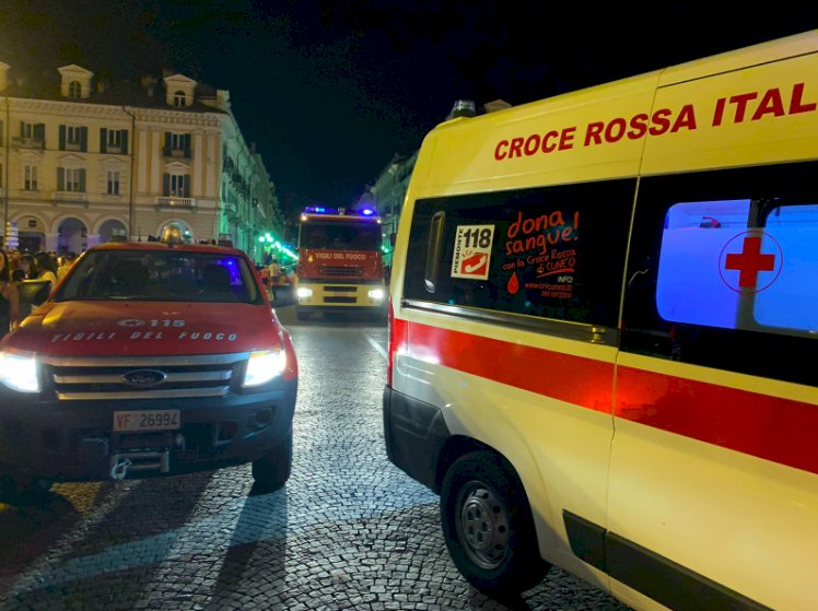 Cuneo, i festeggiamenti per l'Italia turbati da un incidente: ferita una ragazzina di 13 anni