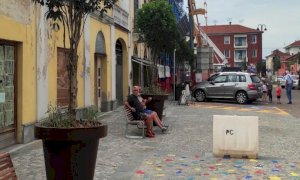 Busca, il riammodernamento di piazza Savoia si completa con i grandi vasi sul lato edifici