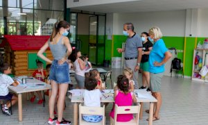 Bra, il sindaco Gianni Fogliato in visita ai Centri Estivi cittadini